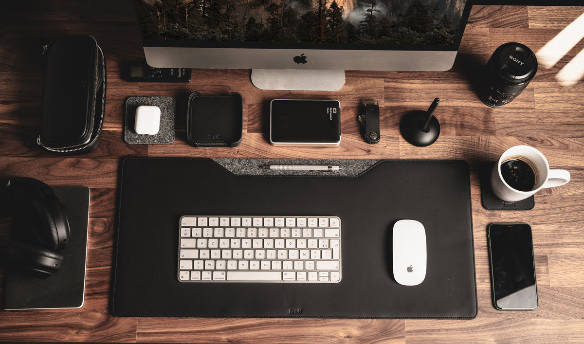 lundi - Minimalist and functional leather bag