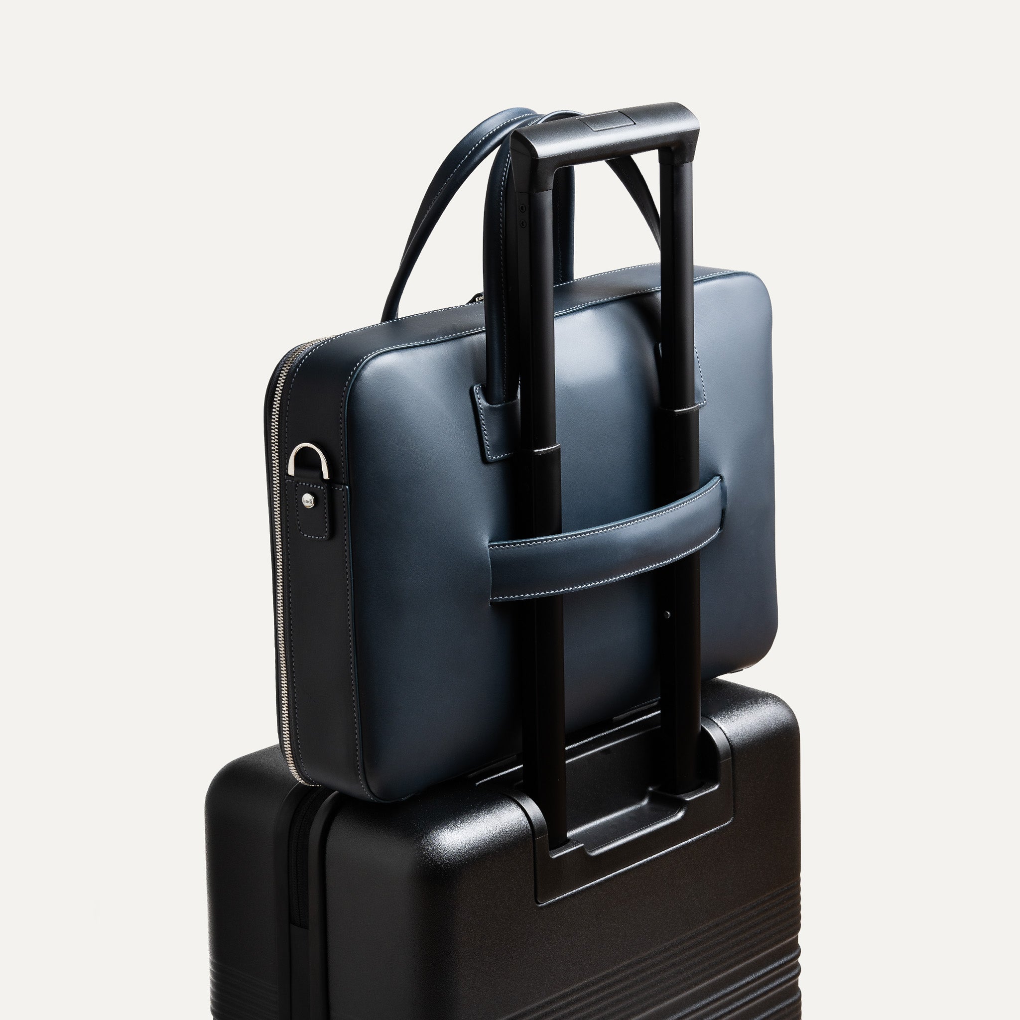 「lundi store 」 Navy Leather Briefcase for Laptop | ALESSANDRO by lundi