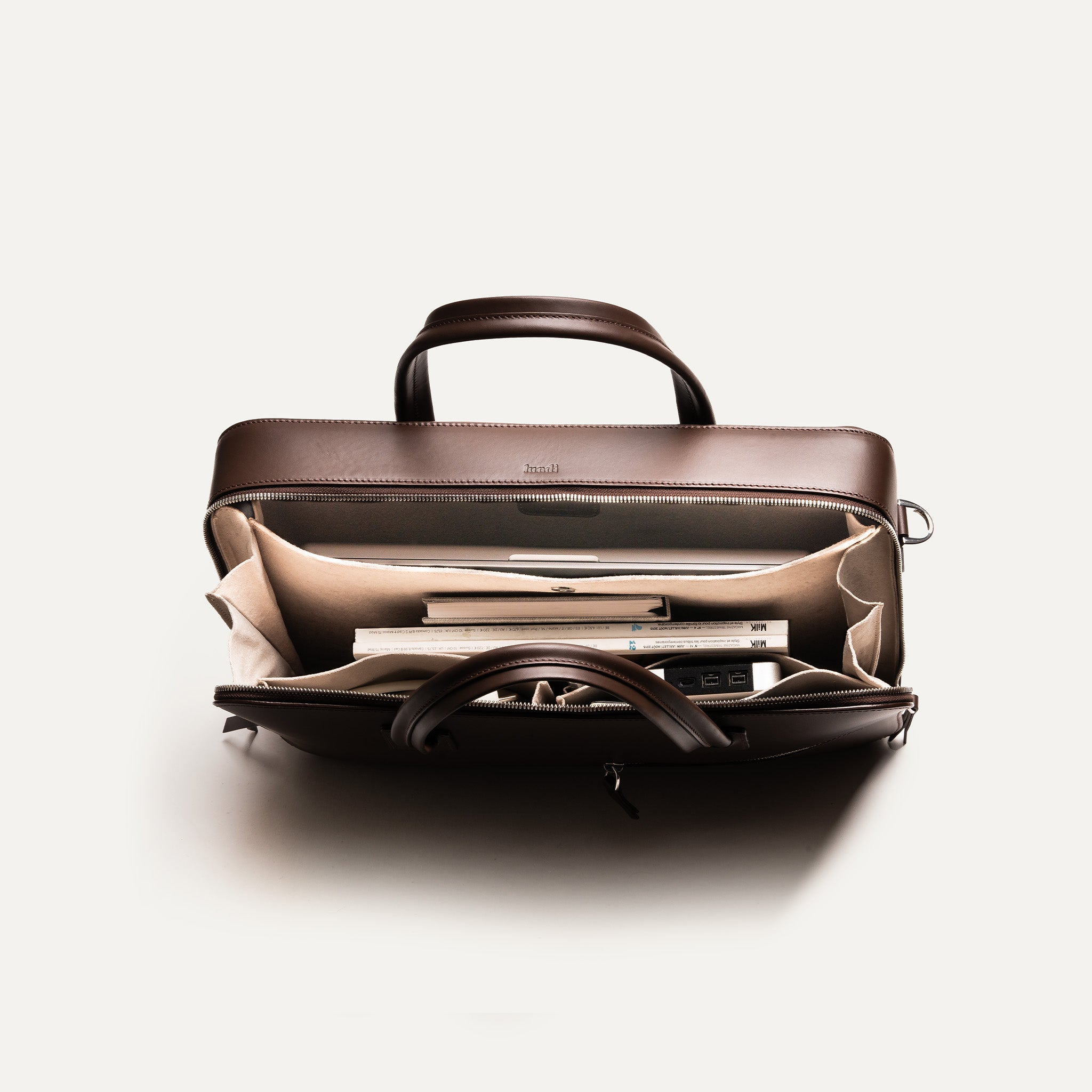 Brown leather briefcase for laptop | ALESSANDRO by lundi