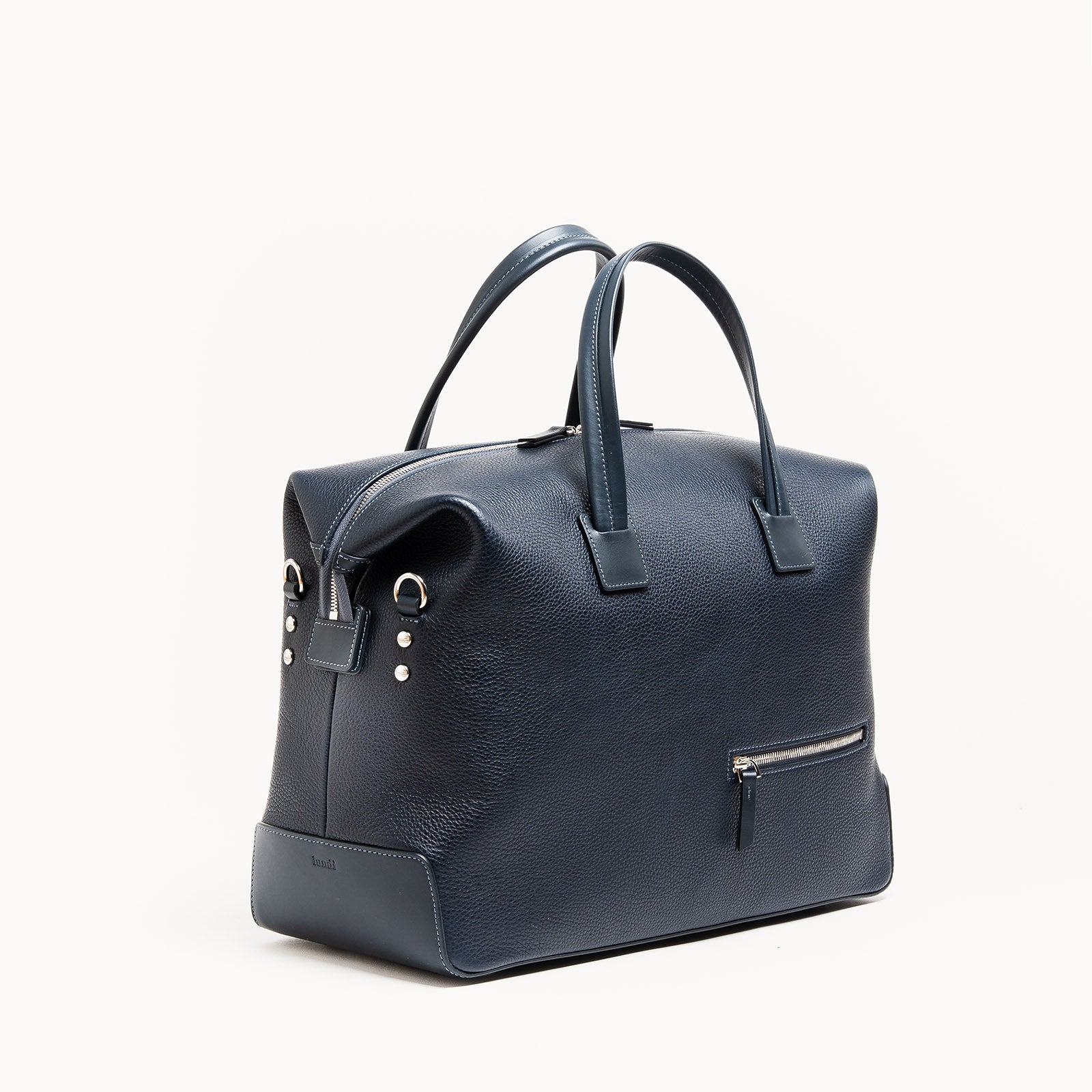 Sac week end femme luxueux et ultra fonctionnel pour transporter toutes vos affaires en déplacement de 48 heures.