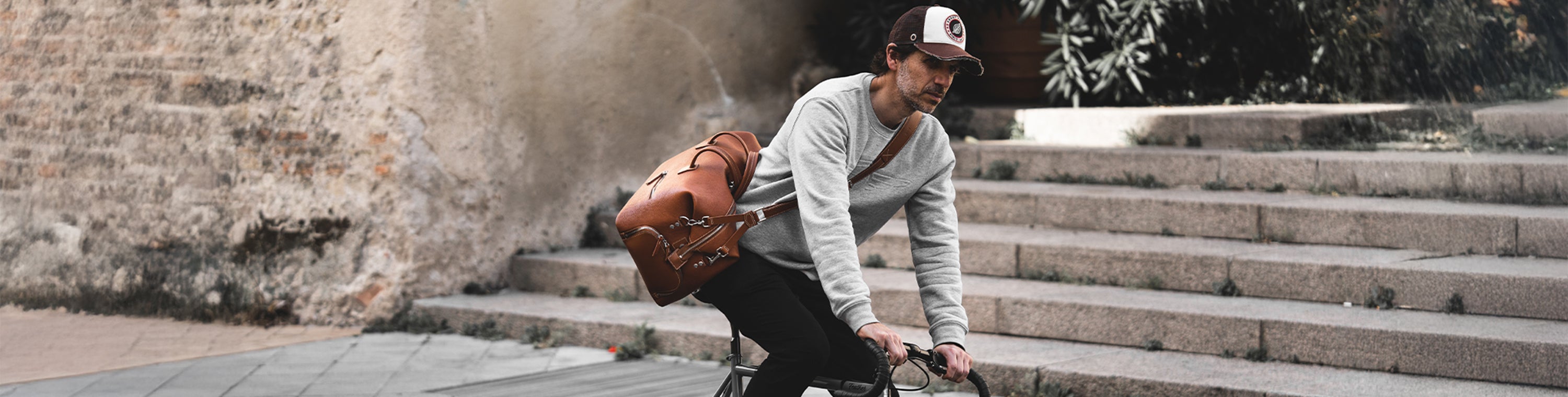Men's leather travel bags Short trip, weekend and long stay | lundi Men's leather travel bags Short trip, weekend and long stay | lundi