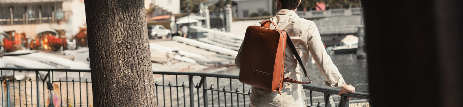 Sac à dos en cuir lisse ~ MATTEO - MARINE