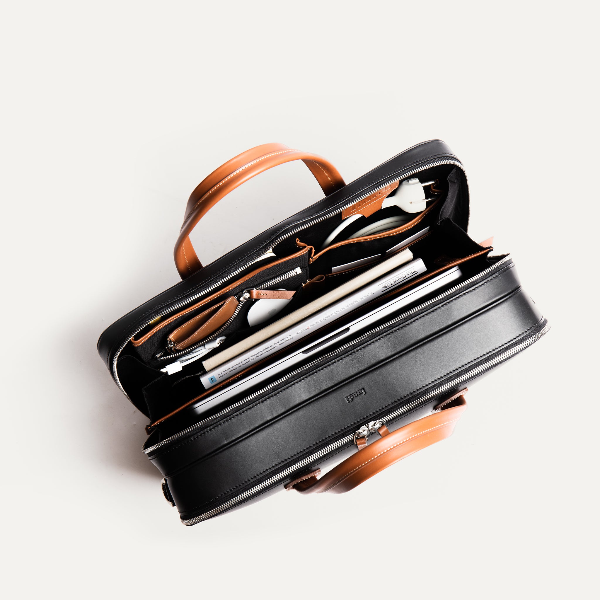 lundi 36-hour travel bag | BELLECOURT black & cognac