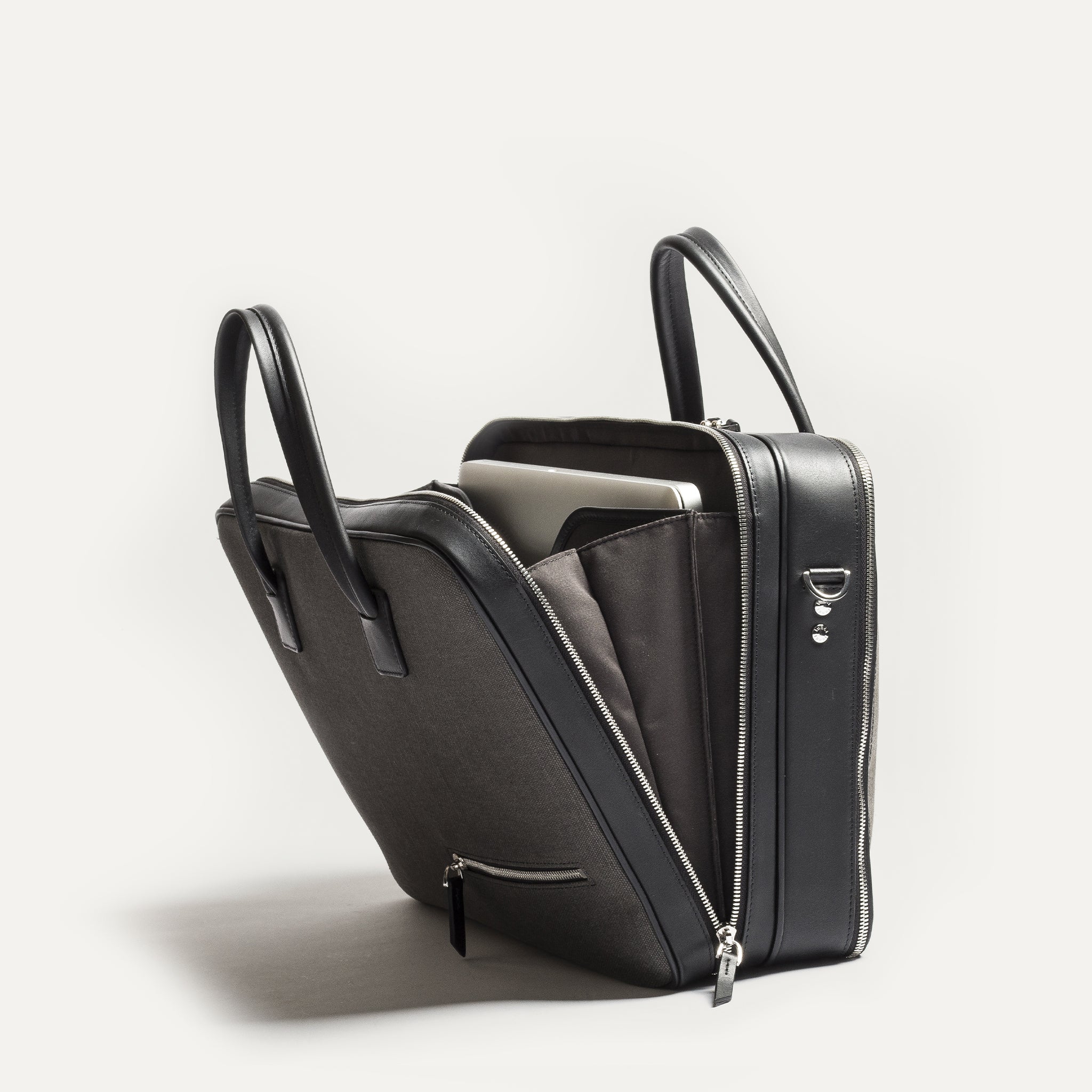 lundi 36-hour Travel Bag | CONALLY Gray & Black