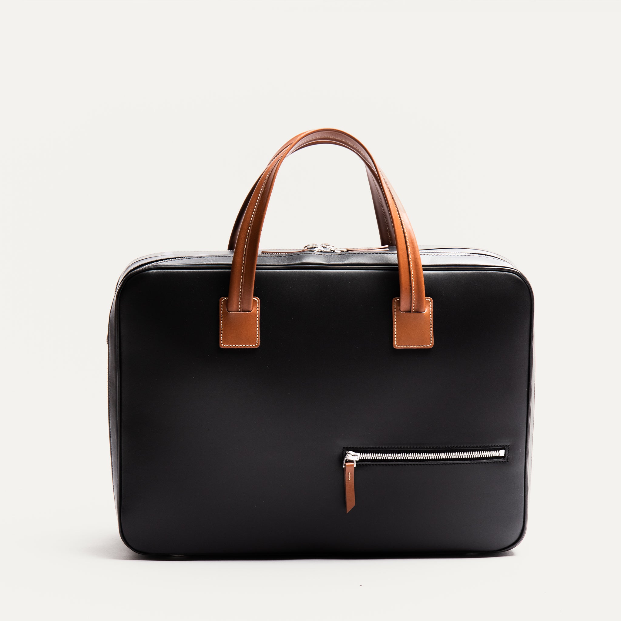 BELLECOURT - Noir & Cognac | Sac ordinateur 36 heures lundi en cuir lisse