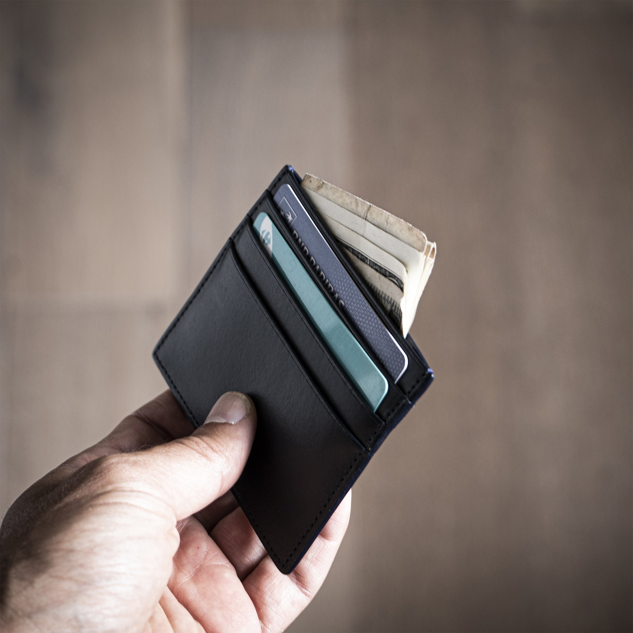 lundi leather card holder | KARL Black