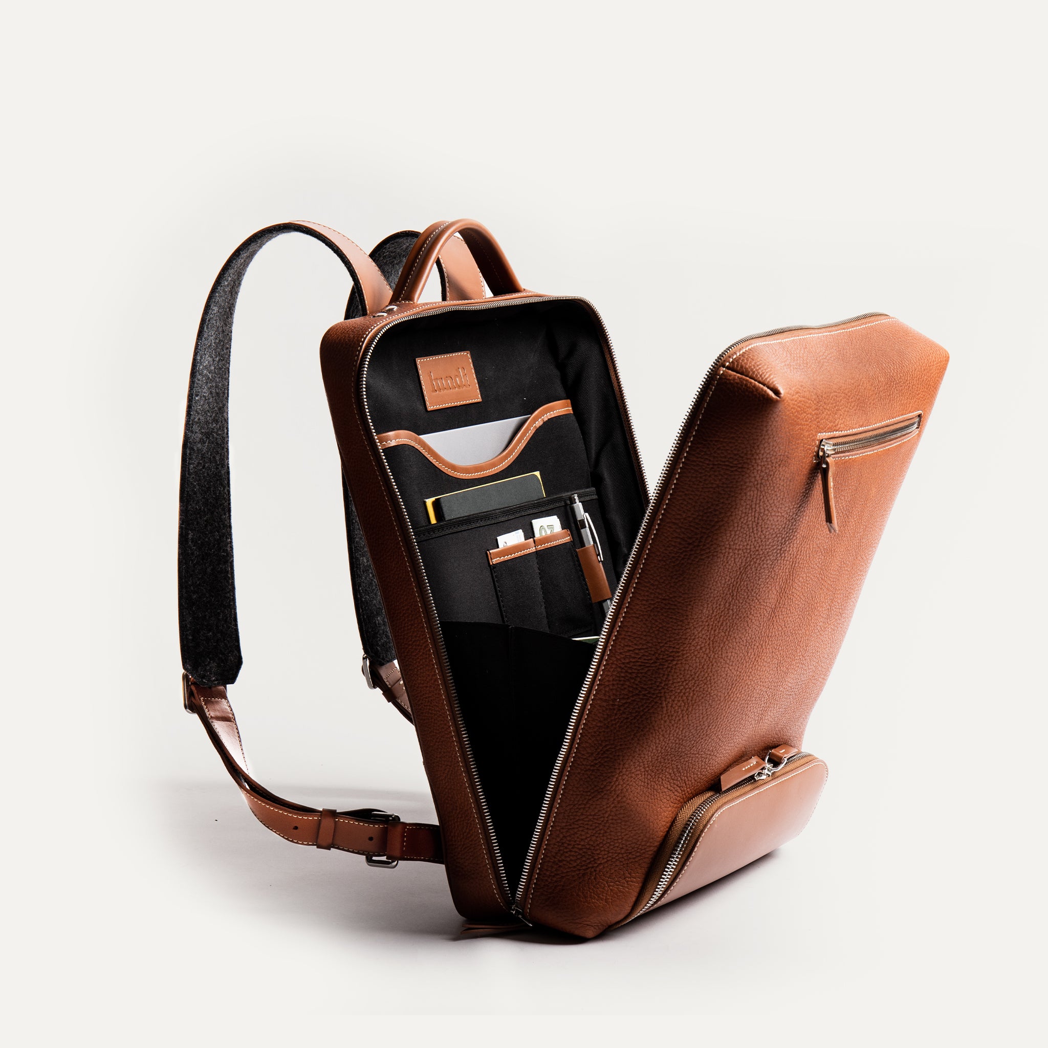 Sac à dos journée en cuir lundi | GIANI Cognac