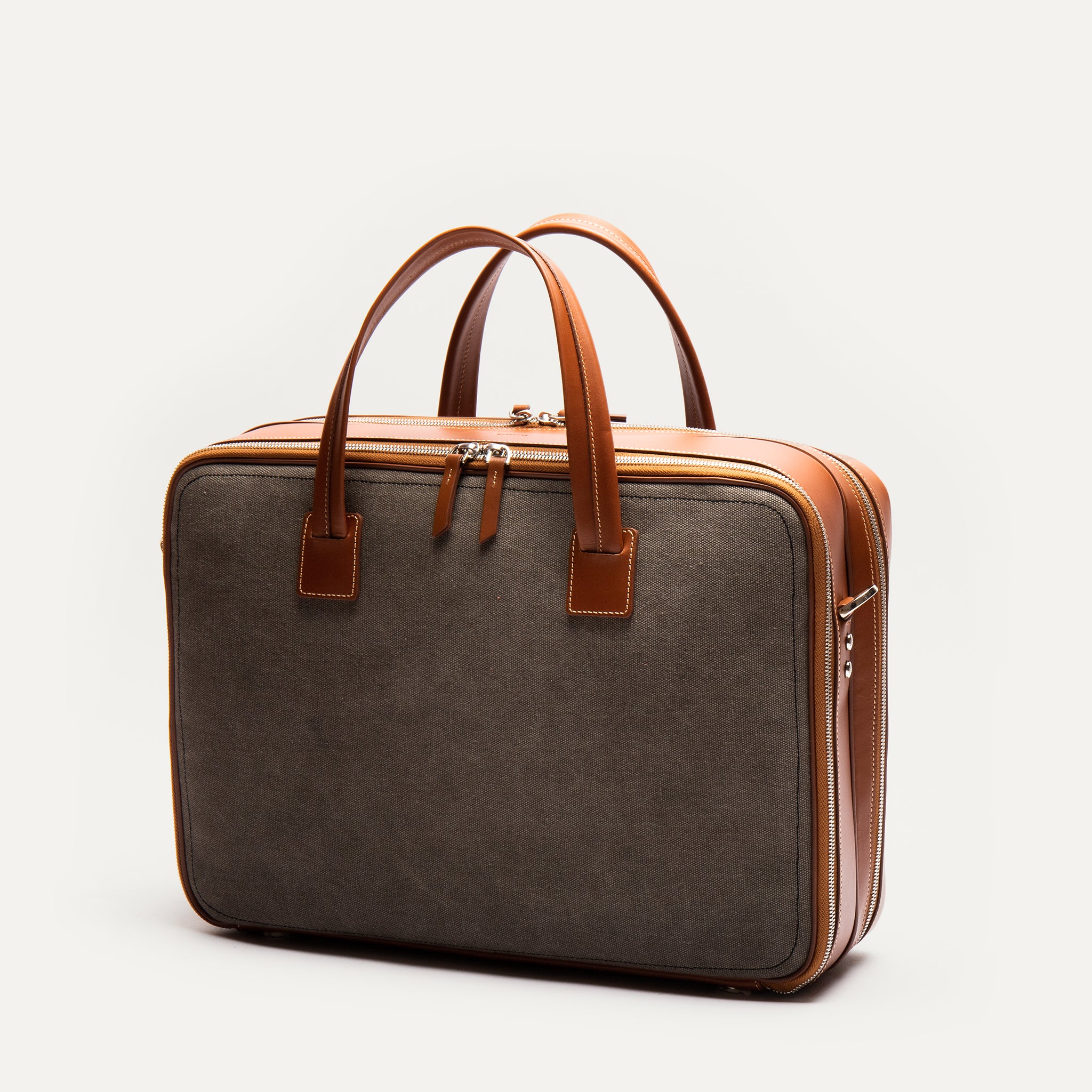 CONALLY - Gris & Cognac | Sac ordinateur 36 heures lundi en toile et cuir