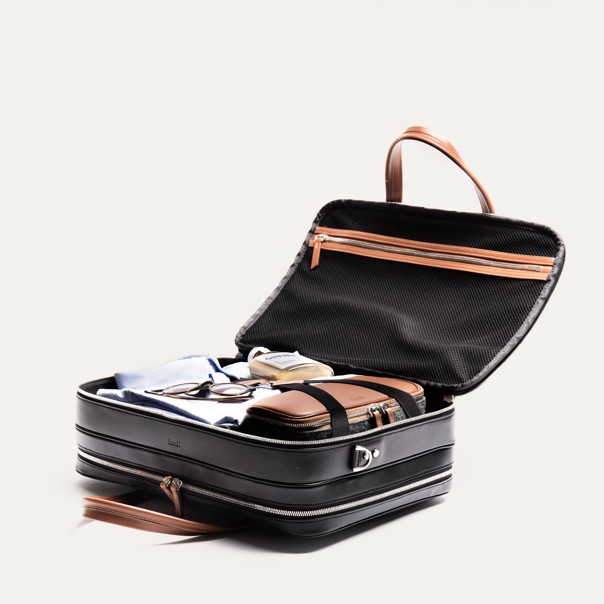 BELLECOURT - Noir & Cognac | Sac ordinateur 36 heures lundi en cuir lisse