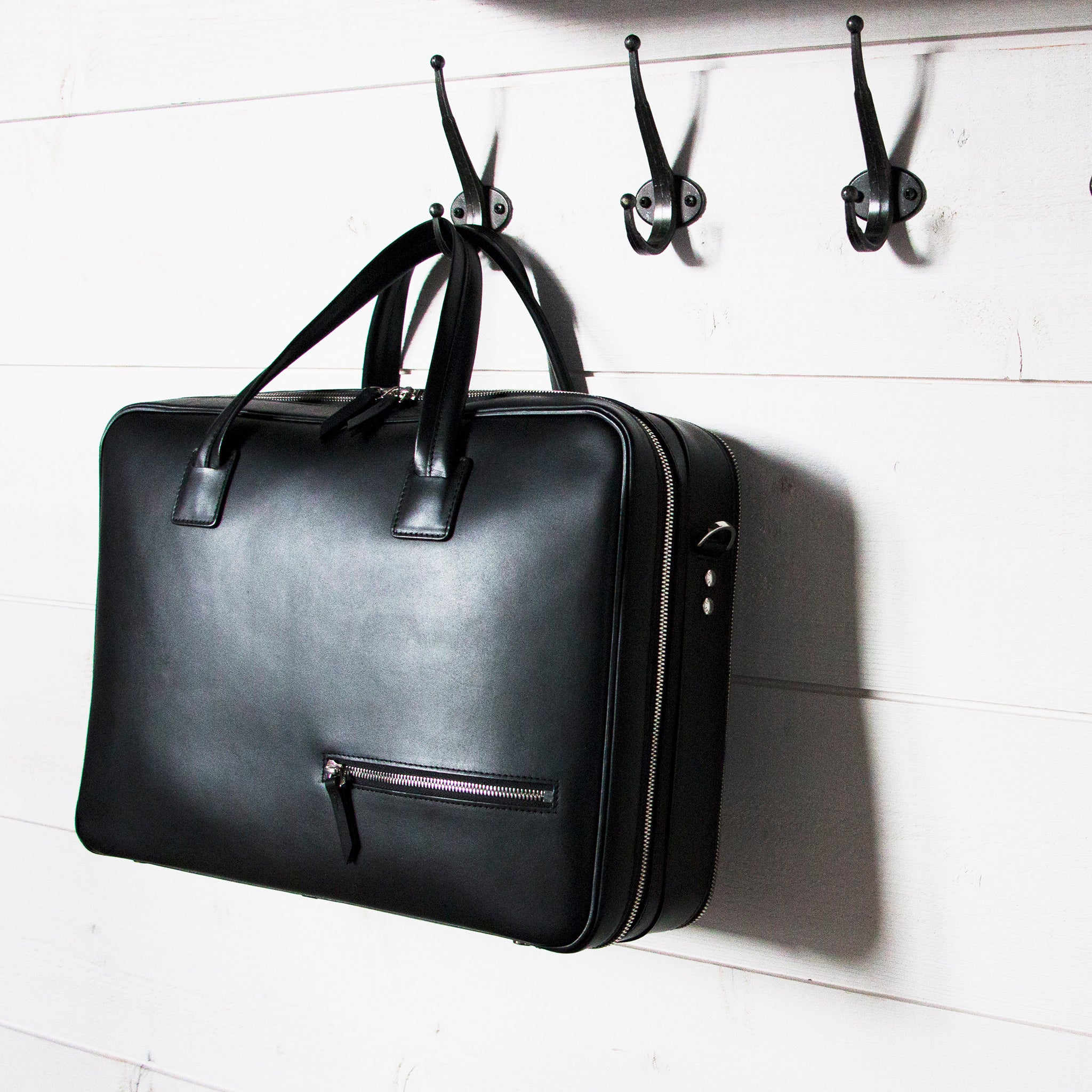 BELLECOURT - Black | Sac ordinateur 36 heures lundi en cuir lisse